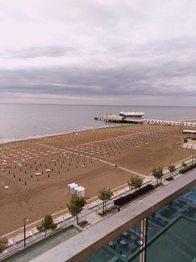 Hotel Columbus Lignano Sabbiadoro Exterior photo